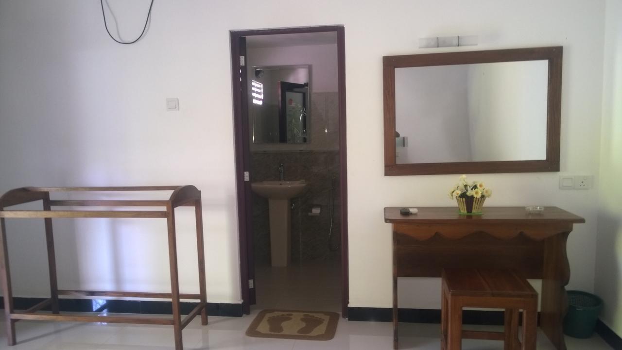 Inamaluwa Sigiri Holiday Inn מראה חיצוני תמונה