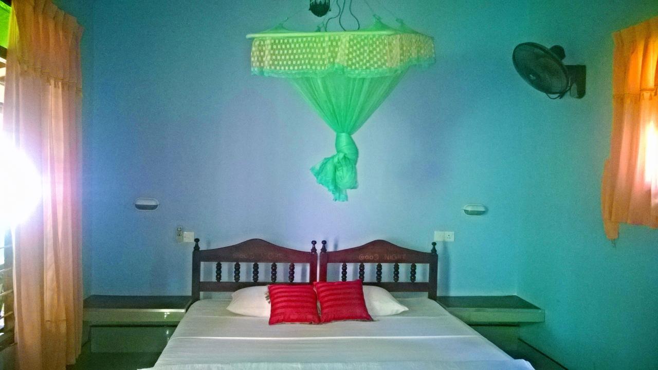 Inamaluwa Sigiri Holiday Inn מראה חיצוני תמונה