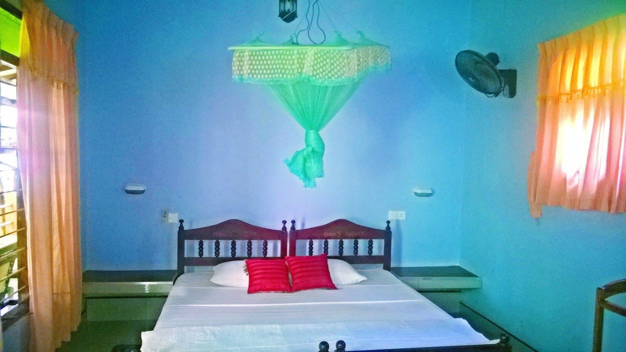 Inamaluwa Sigiri Holiday Inn מראה חיצוני תמונה